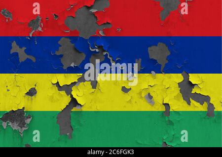 Mauritius Flagge Nahaufnahme gemalt, beschädigt und schmutzig an der Wand abblätternde Farbe zu sehen Betonoberfläche. Vintage National Konzept. Stockfoto