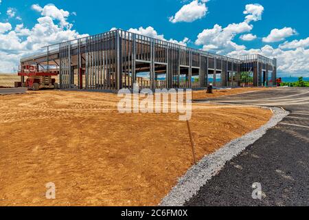 Horizontale Aufnahme einer Baustelle für eine neue kommerzielle Entwicklung. Stockfoto