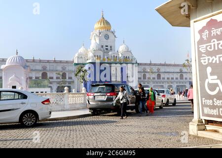 Amritsar, Punjab, Indien - Dezember 03 2019: Schöne Ansicht des goldenen Tempels shri Harmandir Sahib in Amritsar Stockfoto