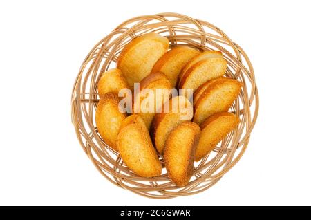 Cracker aus Weizenbrot auf weißem Hintergrund. Stockfoto