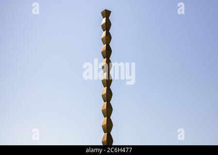 Oben auf der Endless Column in Targu Jiu, Rumänien. Stockfoto