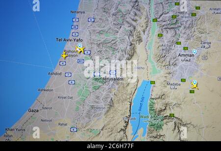 Flugverkehr über Tel Aviv (10. juli 2020, UTC 07.42) im Internet mit Flightradar 24 Website. Im Internet mit Flightradar 24.Conoravirus pendemic Periode Stockfoto