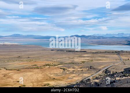 Küstenansicht von Mono Lake, Kalifornien, USA Stockfoto