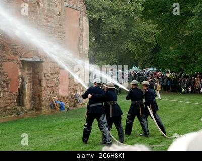 Kriegsfeuermänner Rufford Abbey 1940 Wochenende Rufford Nottinghamshire England Stockfoto