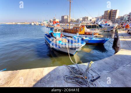 Italien, Apulien, Mola di Bari, der Hafen Stockfoto