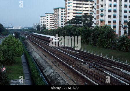 MRT-Zug, oberirdisch in Singapur, Asien.2004. Stockfoto