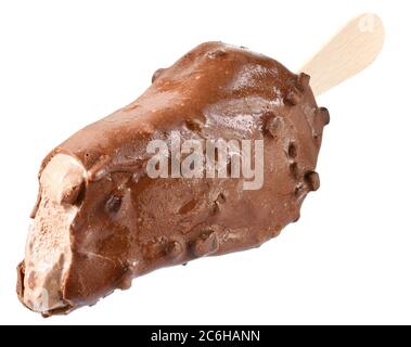 Eis auf einem Stock mit dunkler Schokoladenglasur isoliert bedeckt Stockfoto
