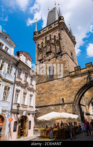Malostranská mostecká věž, Malostranska Turm, Kleinseite Turm, an der Karlsbrücke, Mala Strana, Prag, Tschechische Republik Stockfoto