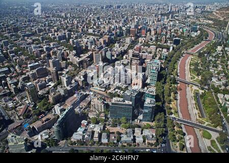 Panoramablick auf Santiago von Torre Costanera, Chile Stockfoto