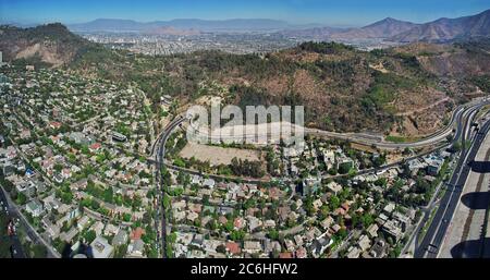 Panoramablick auf Santiago von Torre Costanera, Chile Stockfoto