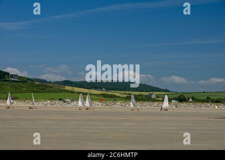 Penrez Frankreich - 14. Juni 2017 - Strandbuggys am Plage de Lestrevet bei Penrez in Bretagne Frankreich Stockfoto