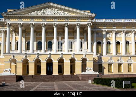 Sankt Petersburg, Eingang zum Russischen Museum Gebäude, berühmte Kunstgalerie Stockfoto