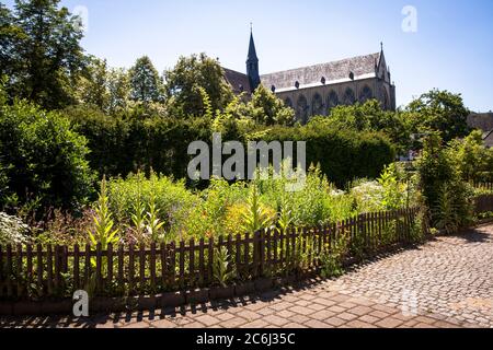 Bauernhof und Kräutergarten am Altenberger Dom in Odenthal, Bergisches Land, Nordrhein-Westfalen, Deutschland. Bau- und Krautergarten am Stockfoto