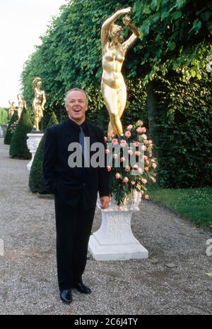 Heimatmelodie, musikalische Musiksendung aus den Herrenhäuser Gärten in Hannover, Deutschland 1990, Gaststar: Opern- und Konzertgänger Martin Egel Stockfoto