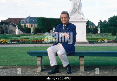 Heimatmelodie, volkstümliche Musiksendung aus den Herrenhäuser Gärten in Hannover, Deutschland 1990, Gaststar: Opernsänger Günter Wewel Stockfoto