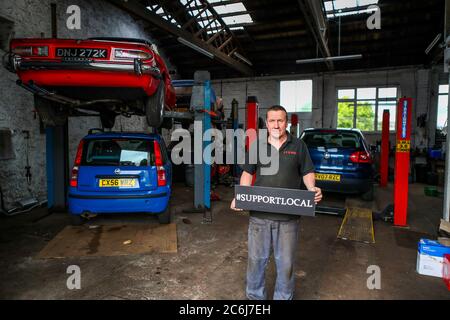 Darren Wasley - Auto Mechaniker und Garage Besitzer. Kleines Unternehmen in St. Briavels, Forest of Dean, Gloucestershire. Stockfoto