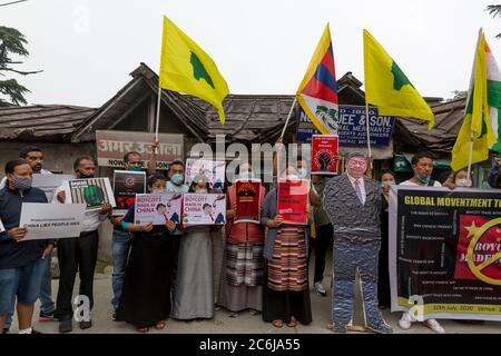 Dharamshala, Indien. Juli 2020. Tibetische Kongressjugend-Mitglieder nehmen an der Straßenproteste Teil, um die chinesischen Waren in Mcleodganj, Dharamshala zu boykottieren. (Foto von Shailesh Bhatnagar/Pacific Press) Quelle: Pacific Press Agency/Alamy Live News Stockfoto