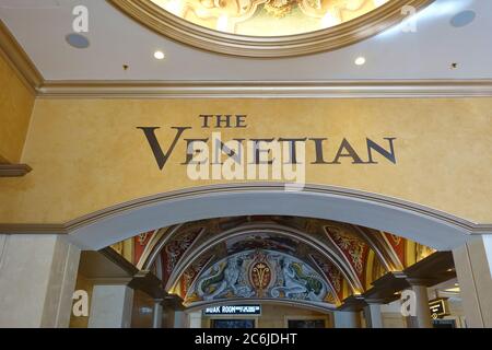 LAS VEGAS, NV - 6 JUN 2020- Außenansicht des Venetian Las Vegas, einem Luxushotel und Casino, in Las Vegas, Nevada, eine Nachbildung von Venedig, Stockfoto