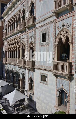 LAS VEGAS, NV - 6 JUN 2020- Außenansicht des Venetian Las Vegas, einem Luxushotel und Casino, in Las Vegas, Nevada, eine Nachbildung von Venedig, Stockfoto