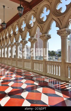 LAS VEGAS, NV - 6 JUN 2020- Außenansicht des Venetian Las Vegas, einem Luxushotel und Casino, in Las Vegas, Nevada, eine Nachbildung von Venedig, Stockfoto