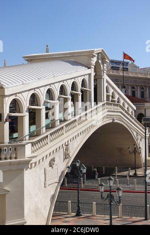 LAS VEGAS, NV - 6 JUN 2020- Außenansicht des Venetian Las Vegas, einem Luxushotel und Casino, in Las Vegas, Nevada, eine Nachbildung von Venedig, Stockfoto