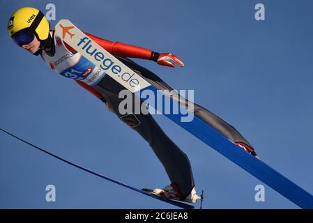 Skispringer springen von der Großschanze bei der Nordischen Weltmeisterschaft, Seefeld, Österreich, 2019. Stockfoto