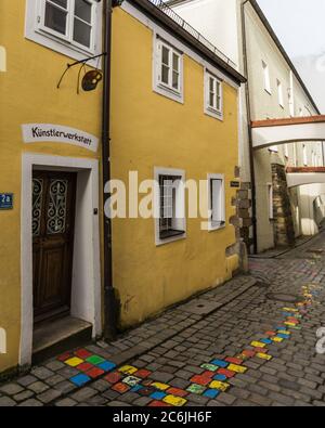 Passau / Deutschland - 19. Dezember 2019 - viele historische Gebäude finden Sie bei der Erkundung der Straßen der Innenstadt von Passau, Deutschland Stockfoto