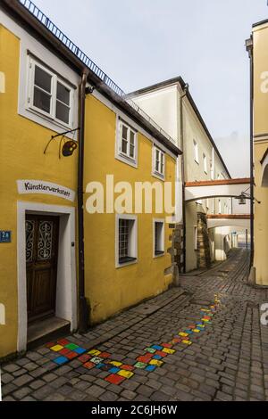 Passau / Deutschland - 19. Dezember 2019 - viele historische Gebäude finden Sie bei der Erkundung der Straßen der Innenstadt von Passau, Deutschland Stockfoto