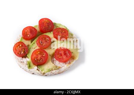 Reiskuchen mit Tomaten und Avocado isoliert auf weißem Hintergrund Stockfoto