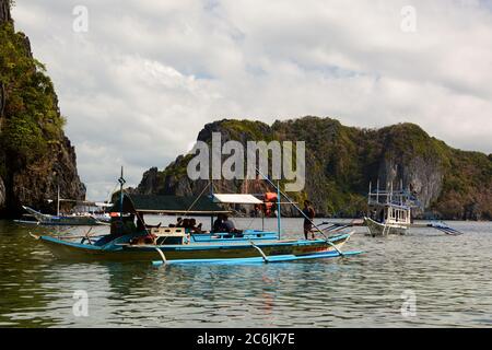 Ein bangka im Bacuit Archipel. El Nido. Palawan. Philippinen Stockfoto