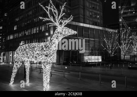 Riesige Silberrentiere vor Exchange House, Broadgate, City of London, Großbritannien Stockfoto