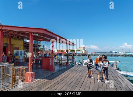 Chew Jetty, einer der chinesischen Clan-Anlegestellen, Weld Quay, George Town, Penang, Malaysia Stockfoto