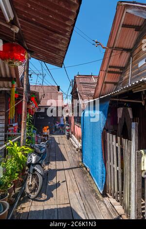 Baracken auf Chew Jetty, einem der chinesischen Clan-Anlegestellen, Weld Quay, George Town, Penang, Malaysia Stockfoto