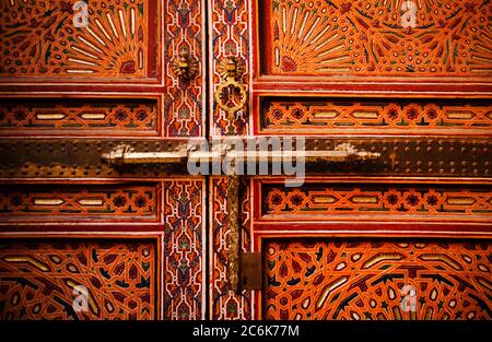 Alte hölzerne Türklinke, Fes, Marokko Stockfoto