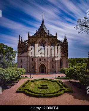 Die Kirche der Heiligen Barbara´s Kutna Hora, Tschechische Republik, die in einer langen Exposition gefangen wird Stockfoto