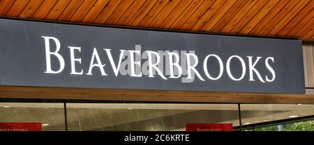 Rushden, Großbritannien. Juli 2020. Beaverbrooks Logo an einem ihrer Zweige gesehen. Kredit: Keith Mayhew/SOPA Images/ZUMA Wire/Alamy Live Nachrichten Stockfoto