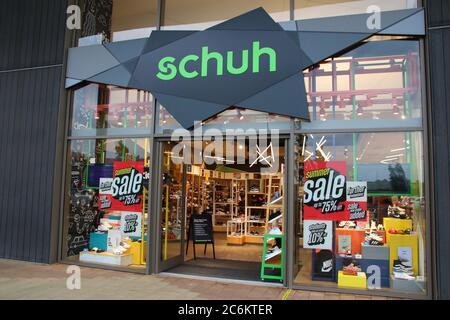 Rushden, Großbritannien. Juli 2020. Schuh-Logo an einer ihrer Filialen. Kredit: Keith Mayhew/SOPA Images/ZUMA Wire/Alamy Live Nachrichten Stockfoto