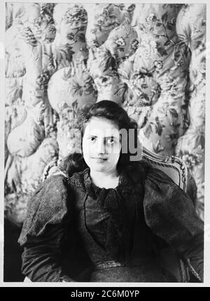 1897, 4. november, USA : die kubanische Patriot-Heldin revolutionäre EVANGELINA COSSIA y CISNEROS ( 1877 - 1970 ). Foto des amerikanischen Fotojournalisten William Vander Weyde ( 1871 - 1928 ) . Er wurde als Rebell während des Kubanischen Unabhängigkeitskrieges von Spanien inhaftiert. Seine Flucht Oktober 1897 wurde geholfen und berichtet von Journalist Karl Rander von William Randolph Mitarbeiter der Zeitung NEW YORK JOURNAL . 1970 wurde Evangelina in Kuba als einer der letzten Helden des kubanischen Unabhängigkeitskrieges mit einer vollständigen militärischen Beerdigung begnadigt. - PORTRÄT - RITRATTO - GUERRA ISPANO-AMERICANA - guerra di liberazione Kuba Stockfoto