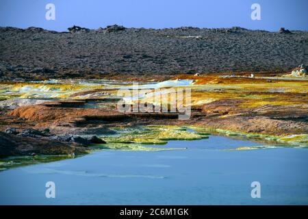 Die surreale, jenseitige Landschaft der heißen Schwefelquellen in Dallol, Danakil Depression, Afar Region, Nord-Äthiopien. Stockfoto