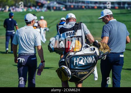 Rory McIlroy, Justin Rose beim Spaziergang zum 18. Loch während der Arnold Palmer Invitational First Round Gruppierungen 2020 in der Bay Hill Club Lodge in Orlando Florida am Donnerstag, 5. März 2020. Bildnachweis: Marty Jean-Louis Stockfoto