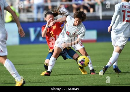 Spanien und Japan Spieler kämpfen für den Kopf während der 2020 SheBelieves Cup im Exploria Stadion in Orlando Florida am Donnerstag, 5. März 2020. Bildnachweis: Marty Jean-Louis Stockfoto