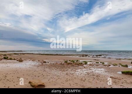 Compton Bay Beach auf der Isle of Wight bei Ebbe Stockfoto