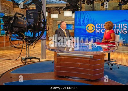 US-Außenminister Michael R. Pompeo nimmt am 20. August 2019 an einem Fernsehinterview mit Gayle King von CBS News in New York, New York, Teil Stockfoto