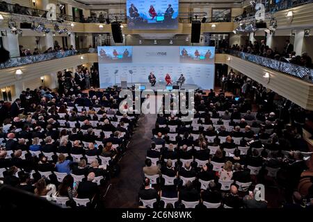 US-Außenminister Michael R. Pompeo hält am 15. Februar 2020 bei der Münchner Sicherheitskonferenz in München eine Rede Stockfoto