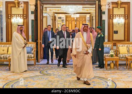 Außenminister Mike Pompeo besucht Saudi-Arabien - ca. Februar 2020 Stockfoto