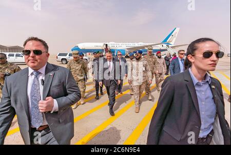 Außenminister Michael R. Pompeo besucht den Luftwaffenstützpunkt Prince Sultan und trifft sich mit US-amerikanischen Dienstmitgliedern in Saudi-Arabien Stockfoto