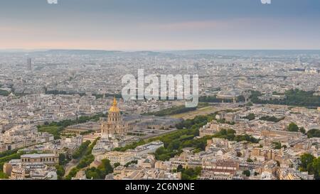 Blick auf Paris vom Montparnasse-Turm. Stockfoto