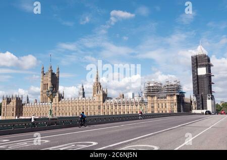 Verlassene Westminster Bridge, Central London während der covid-19 Pandemie. Stockfoto