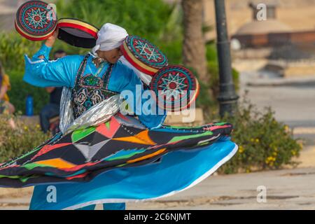 Wirbelnde Derwisch-Performance in der Zitadelle, Kairo, Ägypten Stockfoto