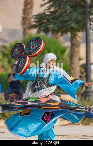 Wirbelnde Derwisch-Performance in der Zitadelle, Kairo, Ägypten Stockfoto